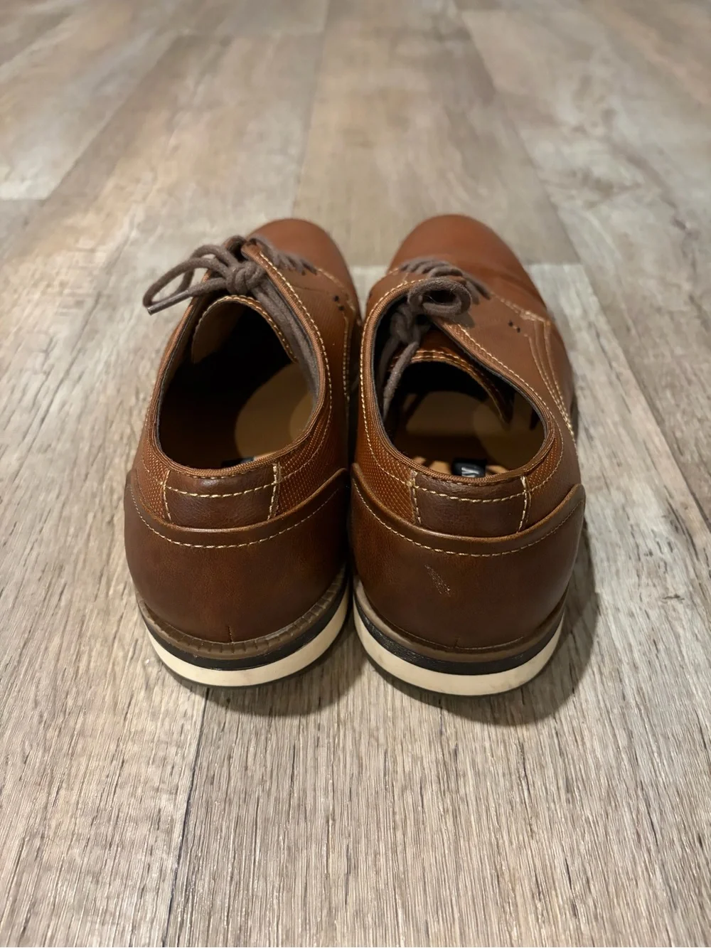 Men's Brown Lace-Up Oxford Shoes. Size 9.5